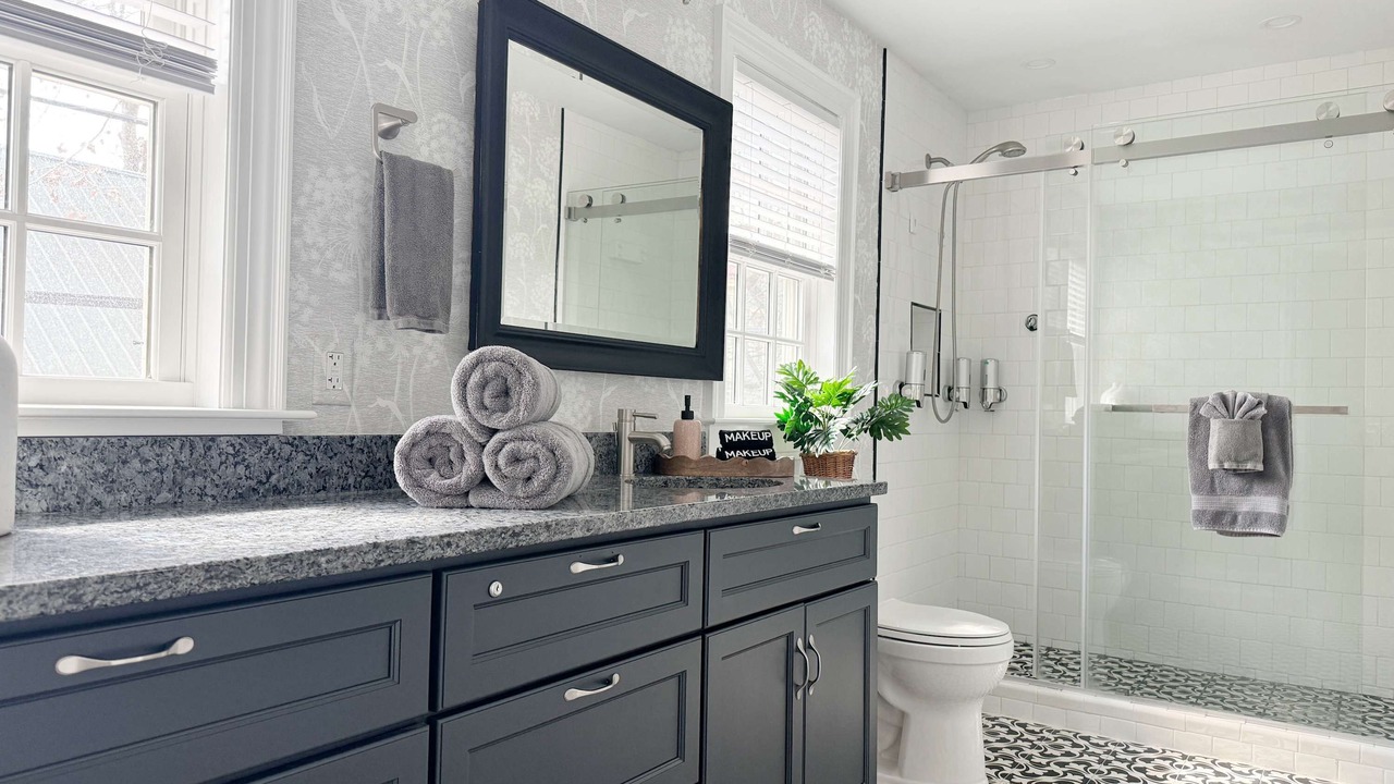 Photo of Bathroom in Dixon Park