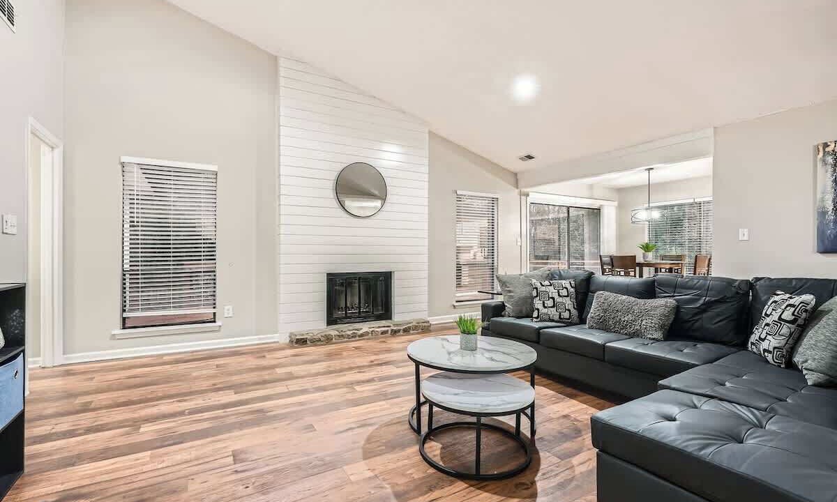 Photo of Livingroom in Roswell