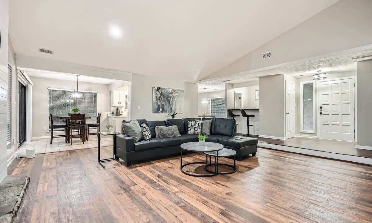 Photo of Livingroom in Roswell