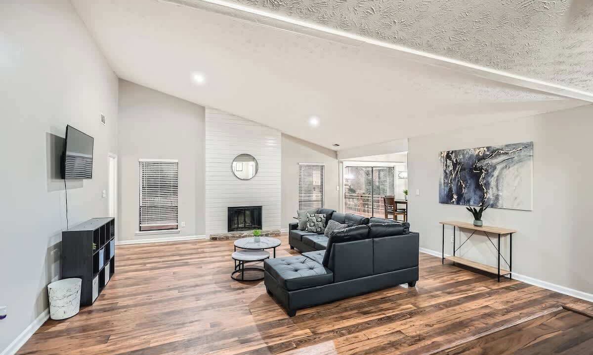 Photo of Livingroom in Roswell