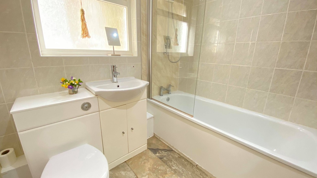 Photo of Bathroom in Solva