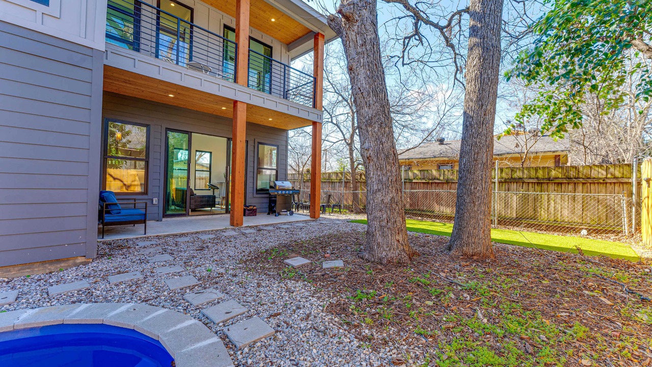 Photo of Outdoor in Govalle