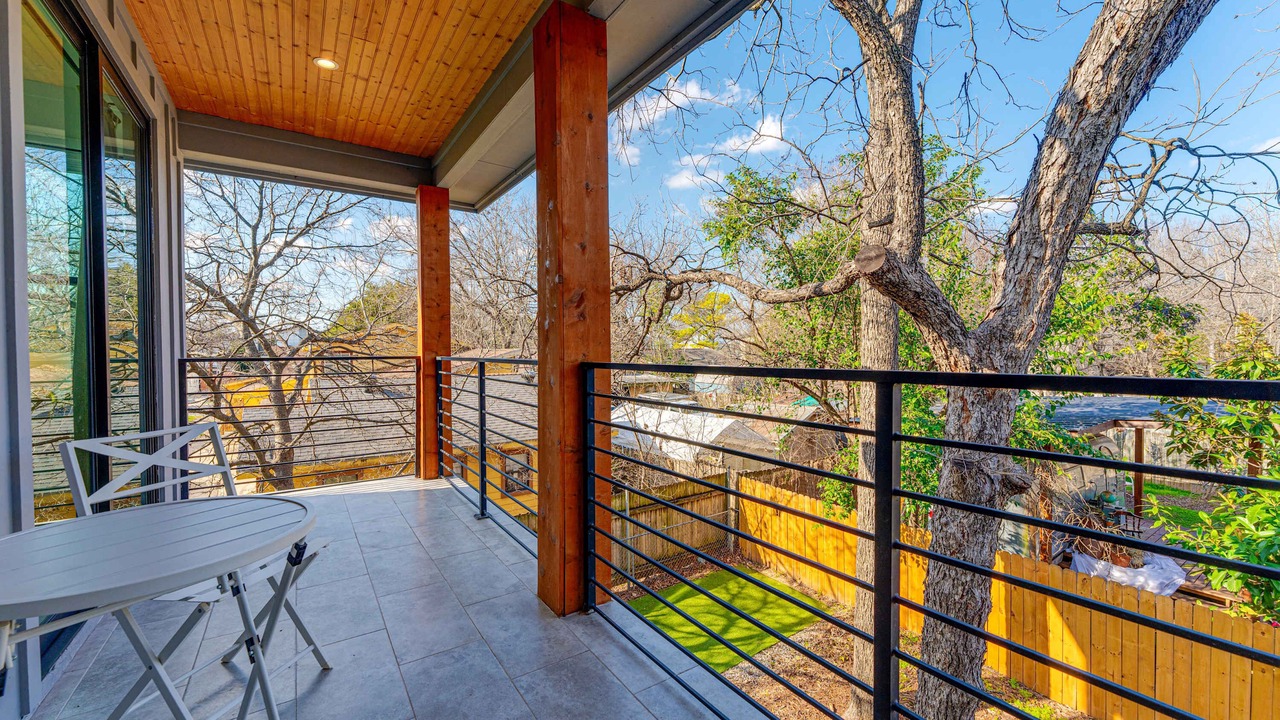 Photo of Patio Balcony in Govalle
