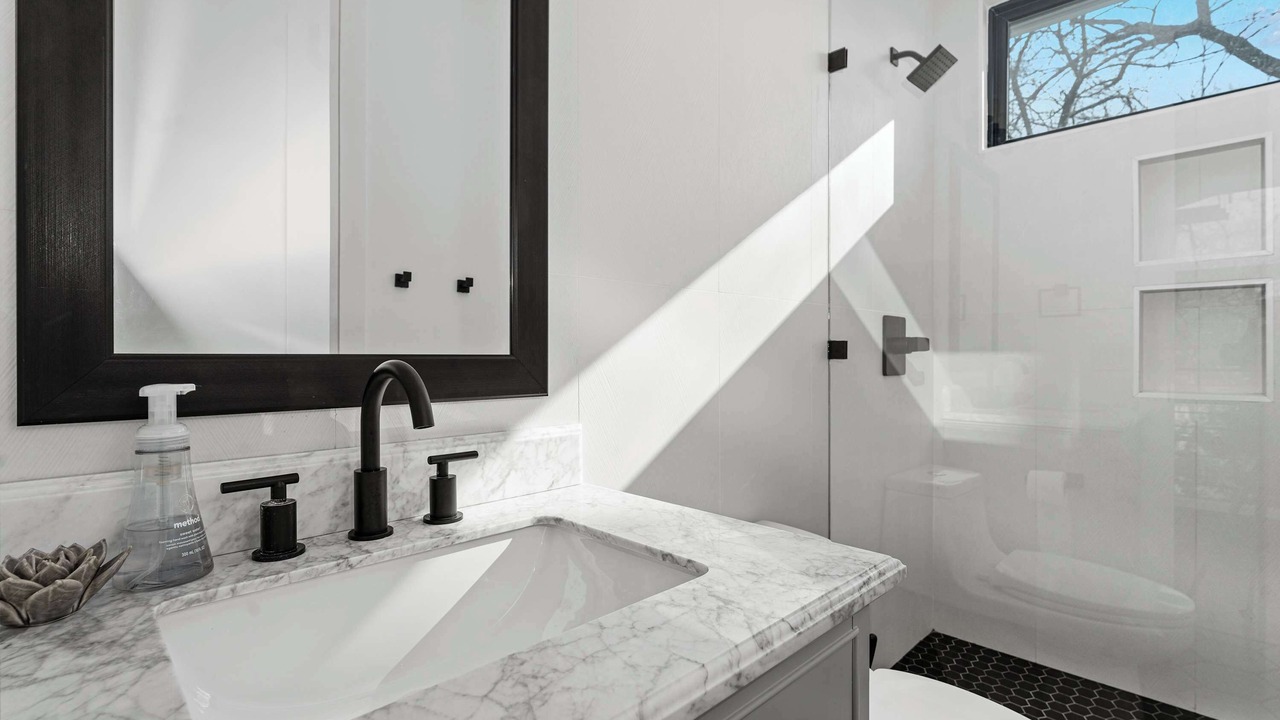 Photo of Bathroom in Govalle