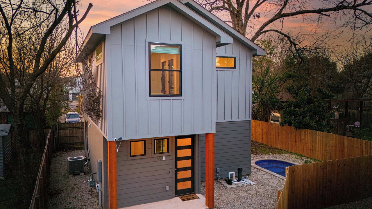 Photo of Outdoor in Govalle