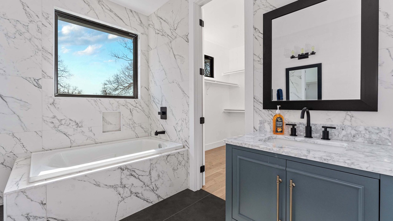 Photo of Bathroom in Govalle