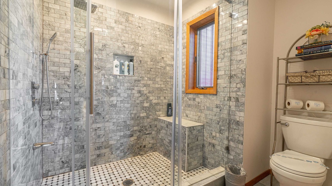 Photo of Bathroom in Jonas