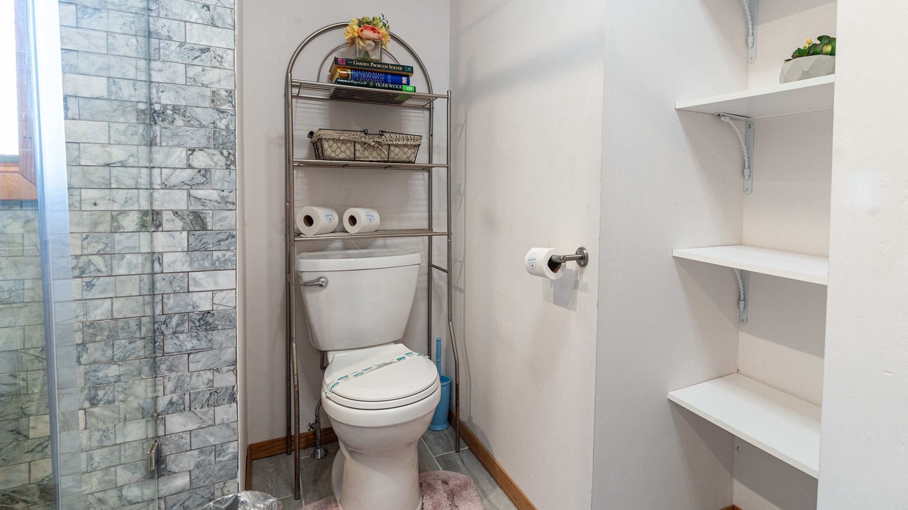 Photo of Bathroom in Jonas