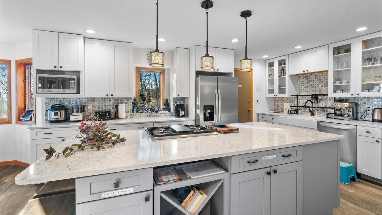 Photo of Others in Jonas