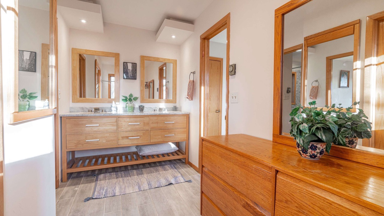 Photo of Others in Jonas