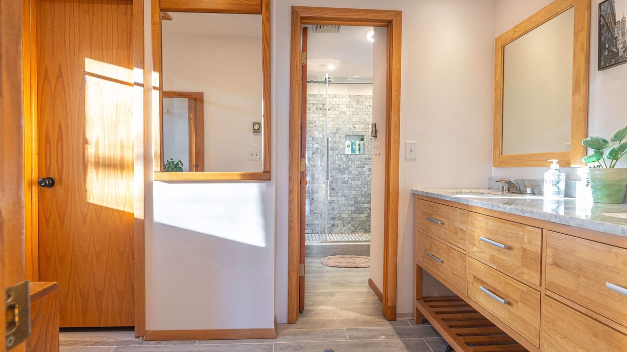 Photo of Others in Jonas