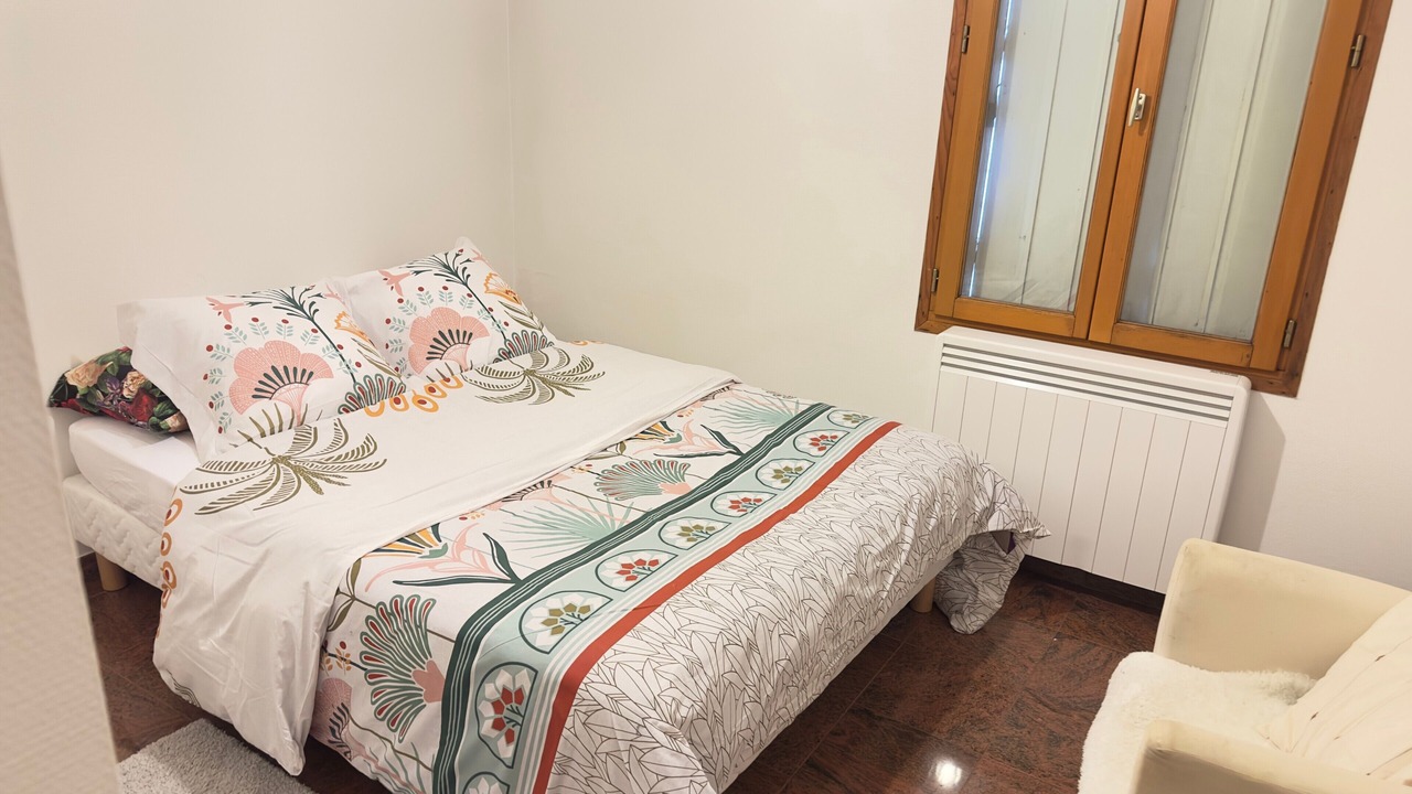 Photo of Bedroom in Drancy Centre