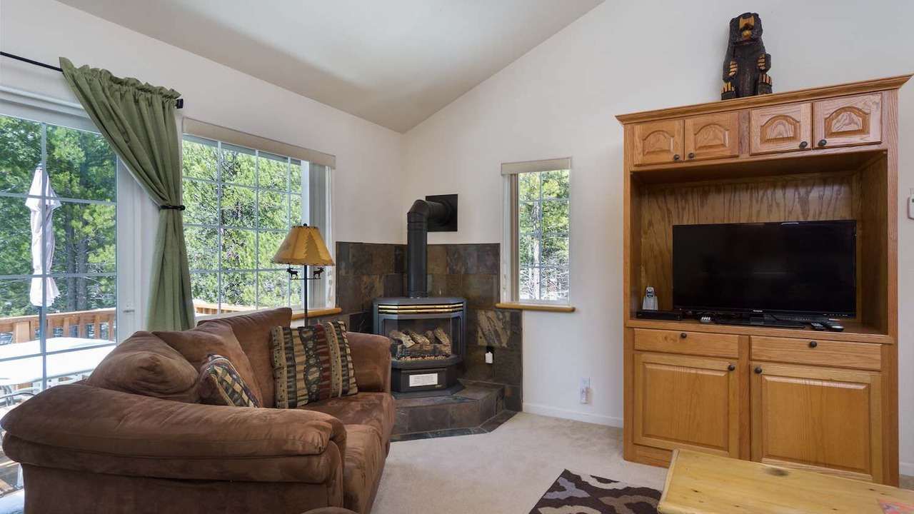 Photo of Livingroom in Tahoe Valley