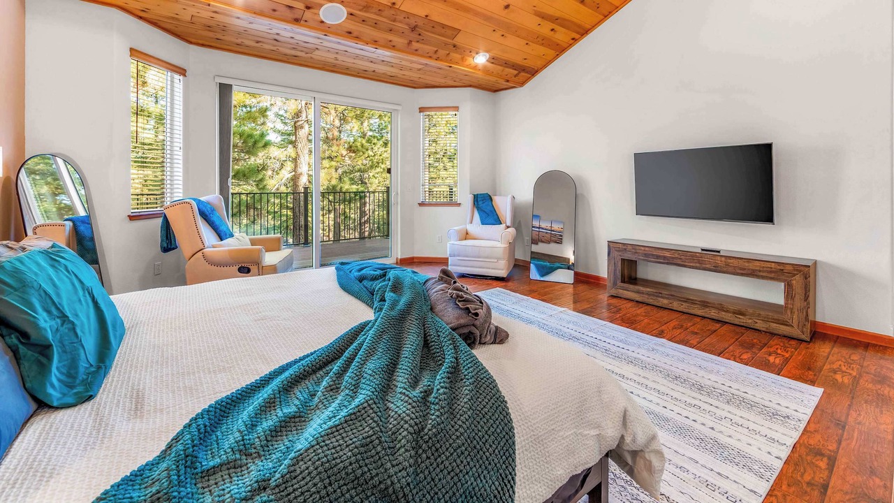 Photo of Livingroom in North Upper Truckee
