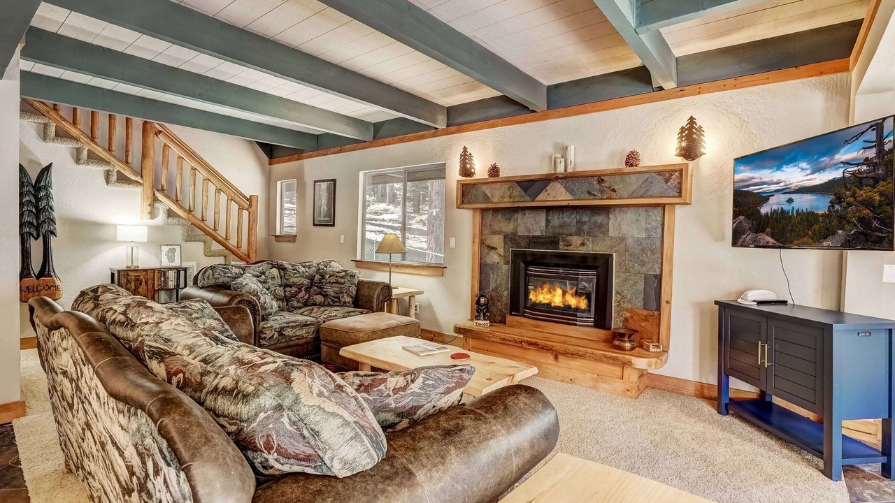 Photo of Livingroom in North Upper Truckee
