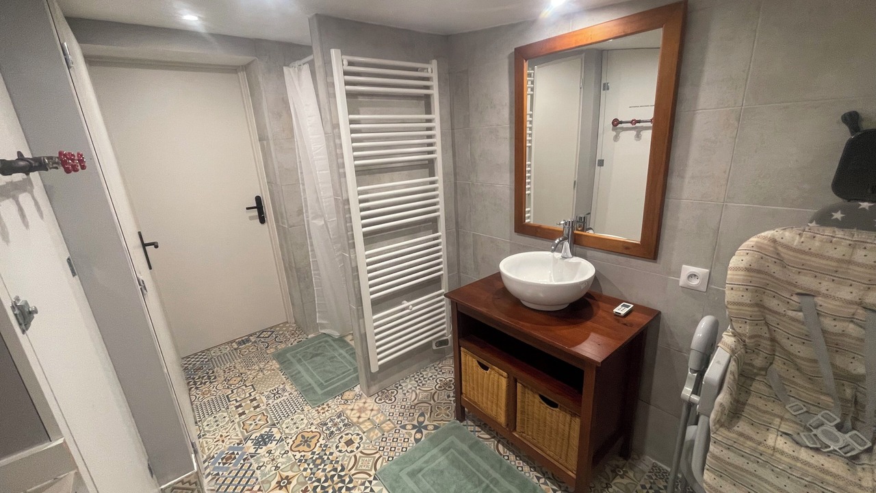 Photo of Bathroom in Villeneuve-Lecussan