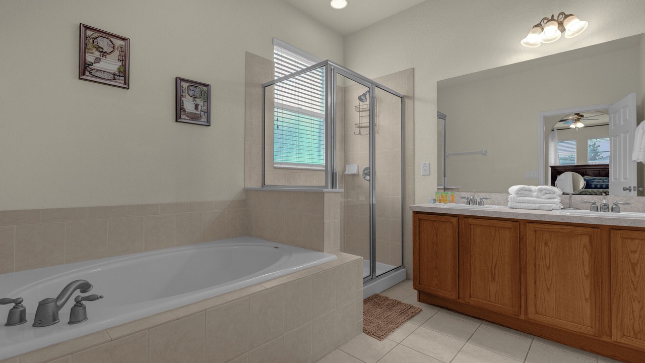 Photo of Bathroom in Trafalgar Village