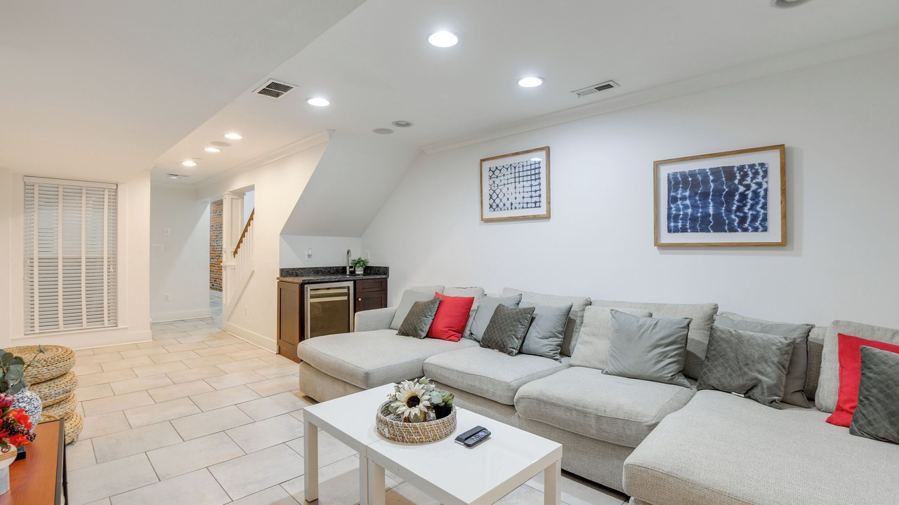 Photo of Livingroom in Canton