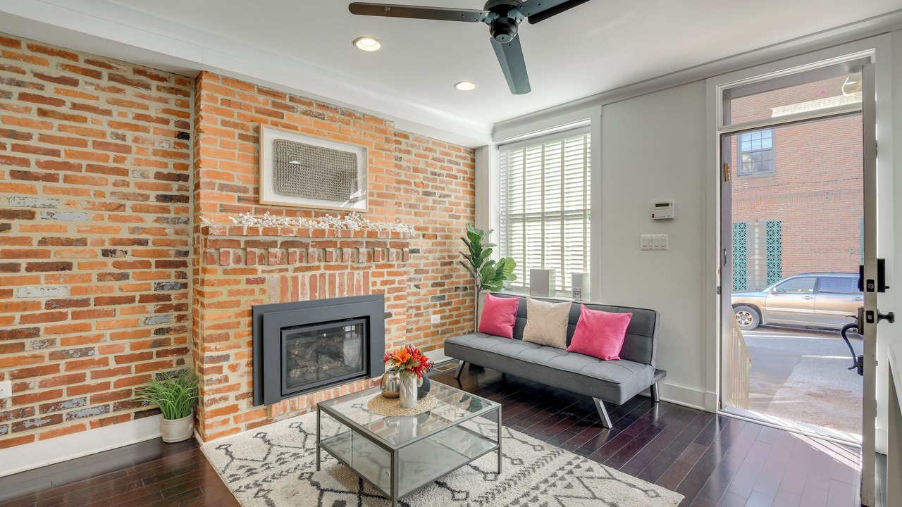 Photo of Livingroom in Canton