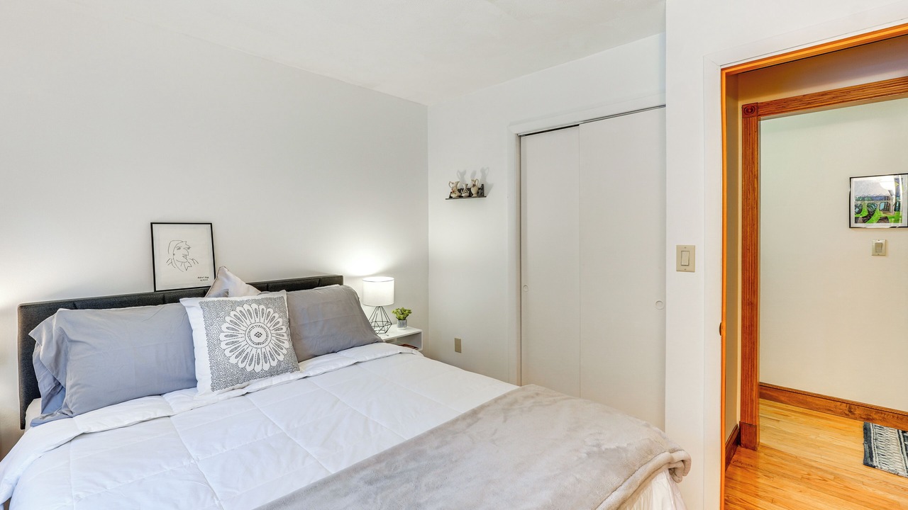 Photo of Bedroom in Parksville
