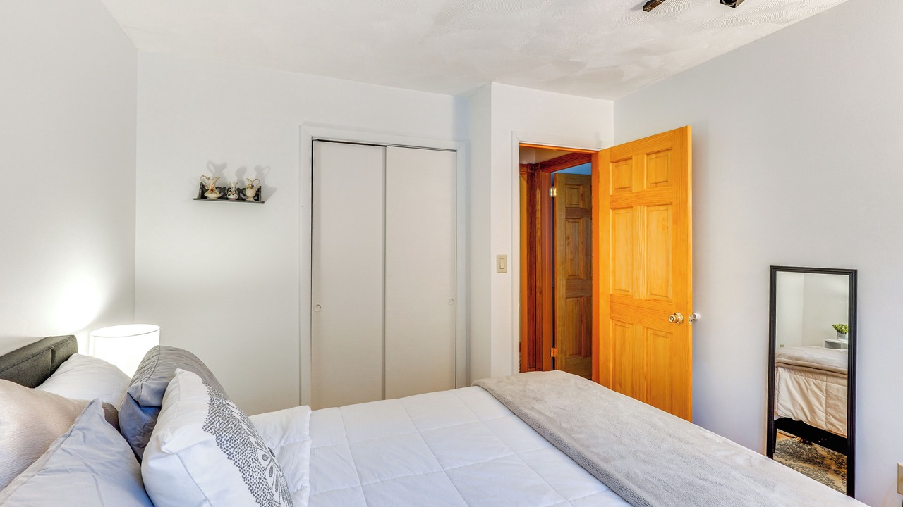 Photo of Bedroom in Parksville