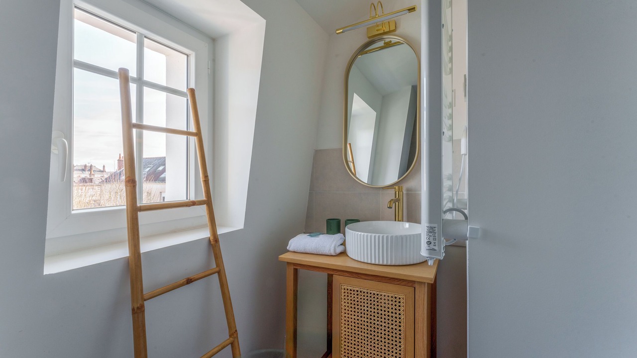 Photo of Bathroom in Tours City Centre