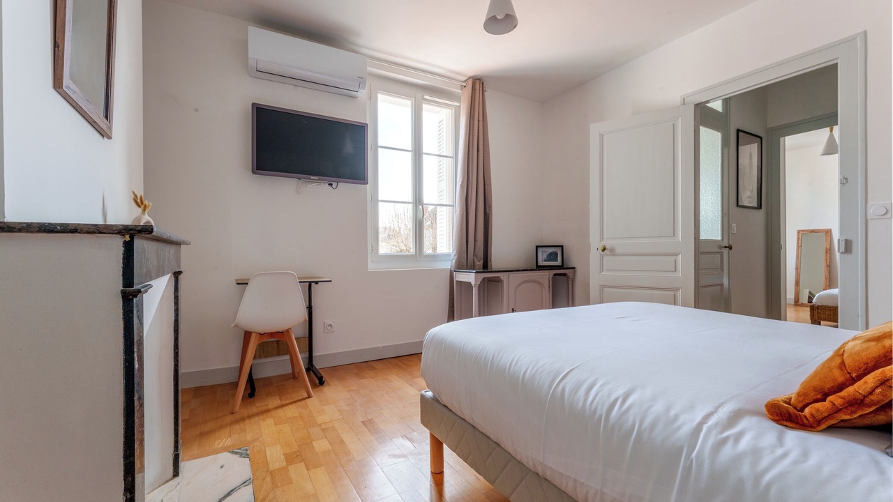 Photo of Bedroom in Tours City Centre