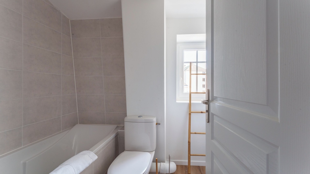 Photo of Bathroom in Tours City Centre