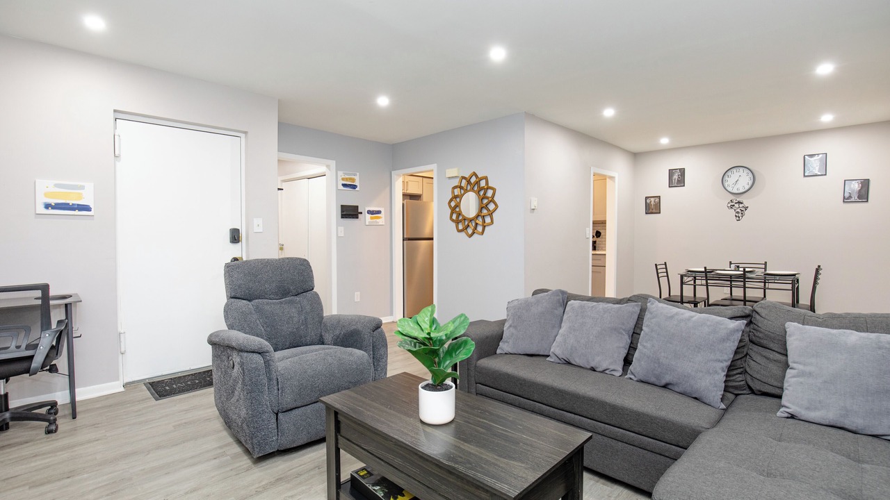 Photo of Livingroom in Orange