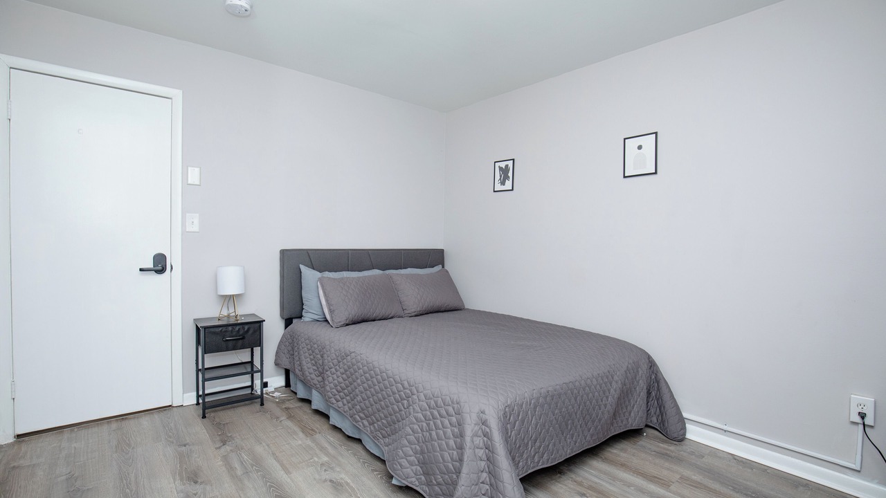 Photo of Bedroom in Orange