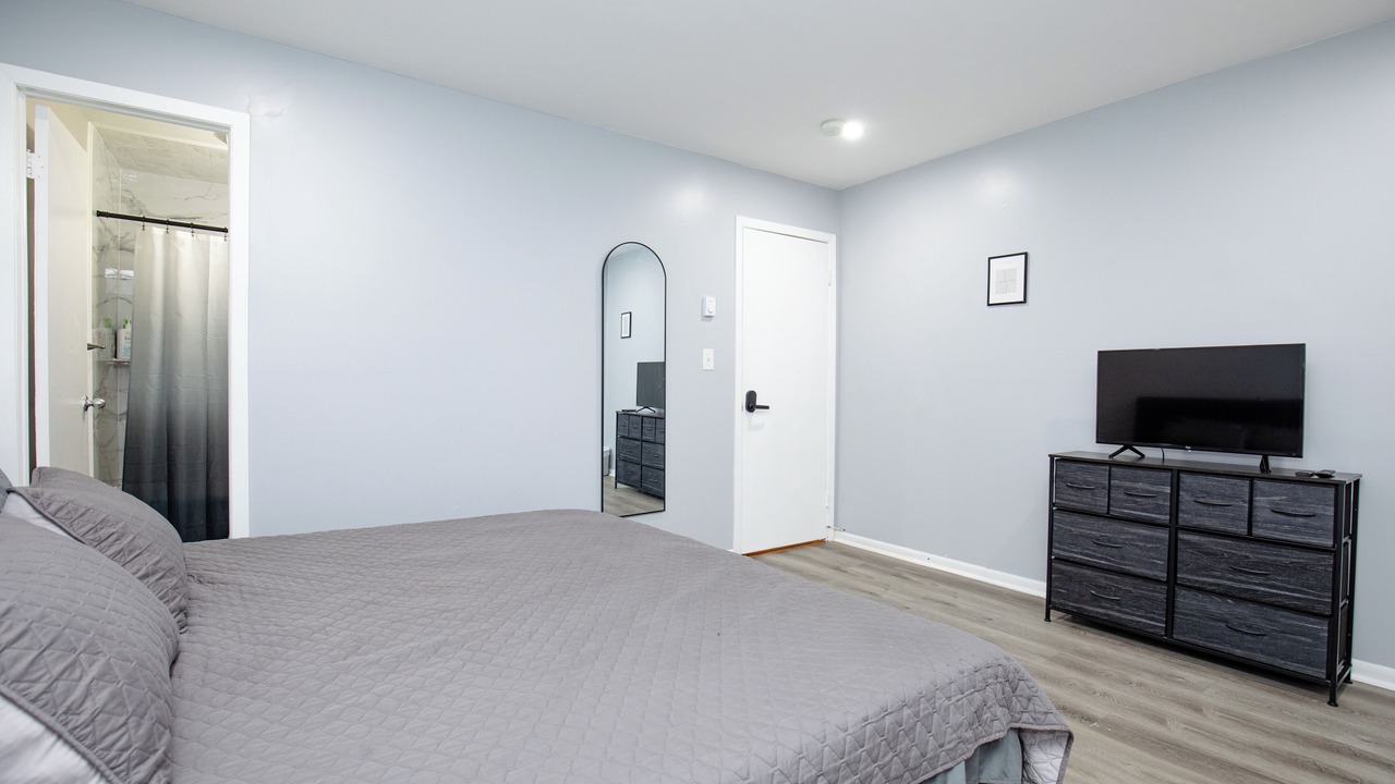Photo of Bedroom in Orange