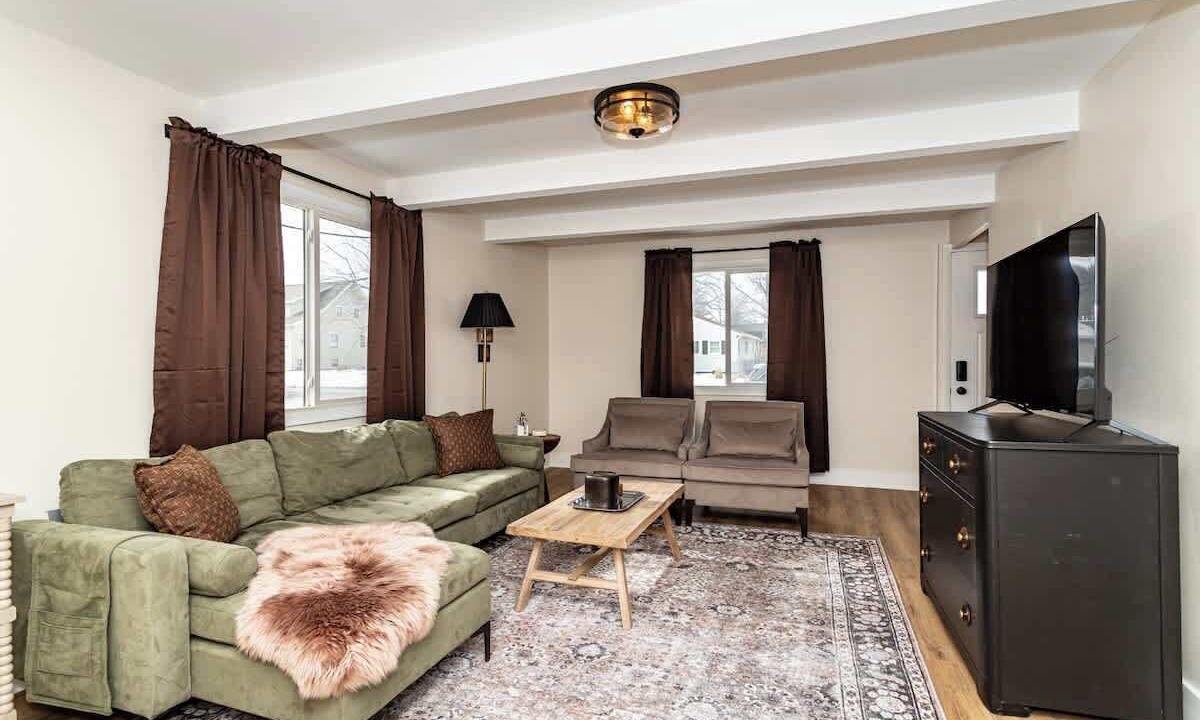 Photo of Livingroom in Ames