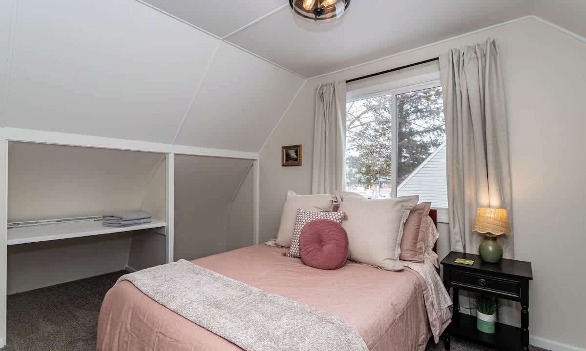 Photo of Bedroom in Ames