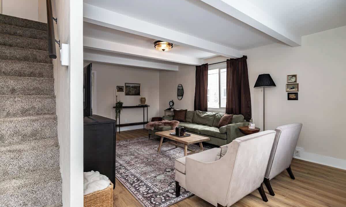 Photo of Livingroom in Ames