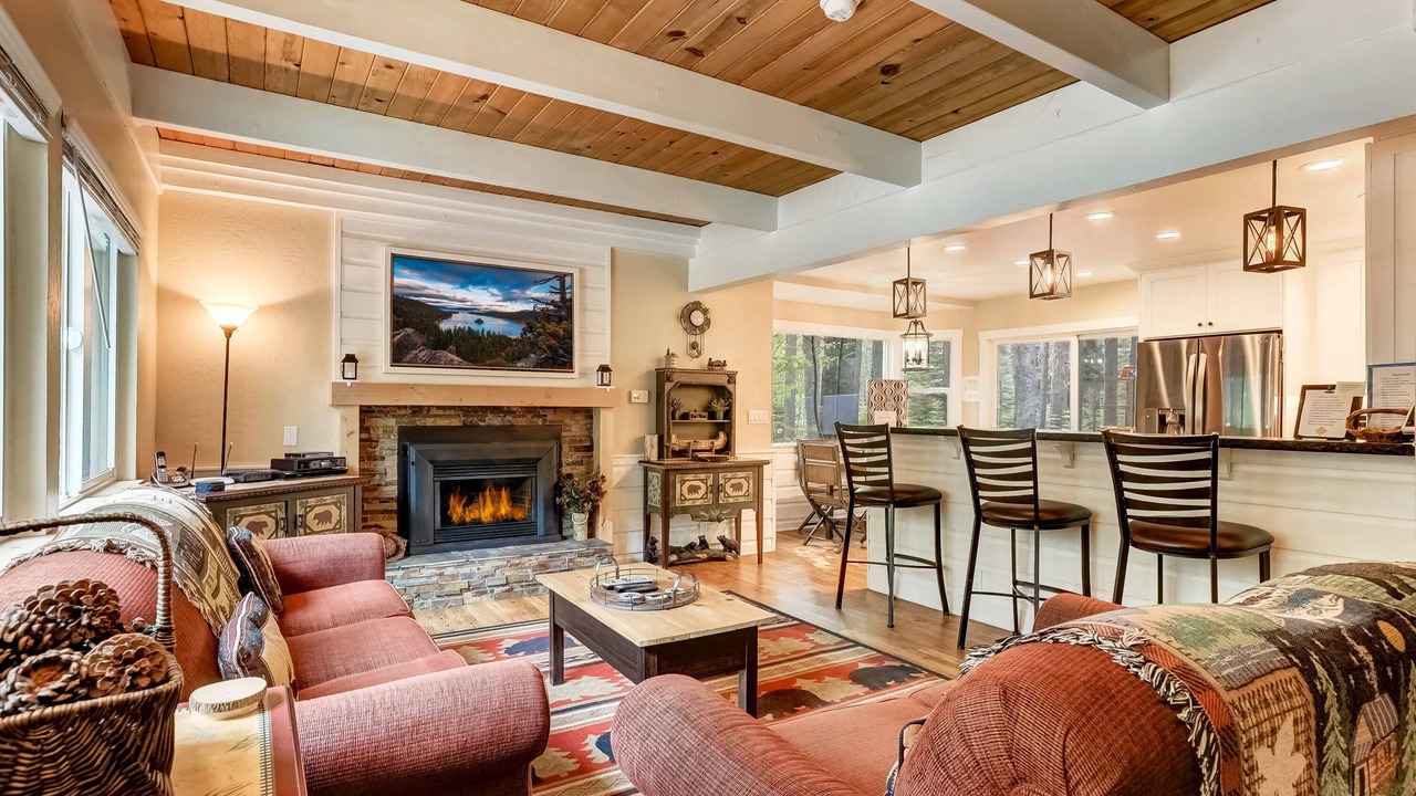 Photo of Livingroom in North Upper Truckee