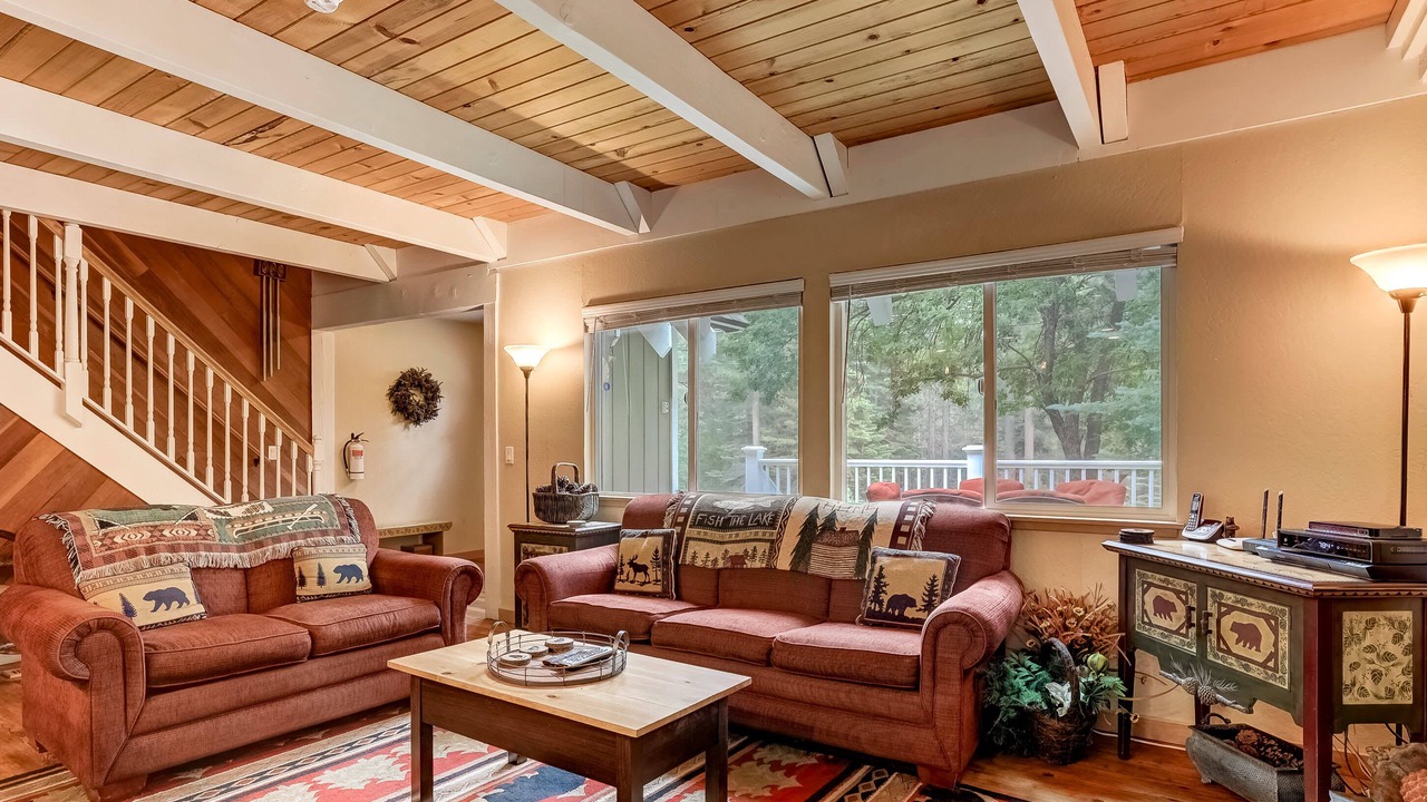 Photo of Livingroom in North Upper Truckee