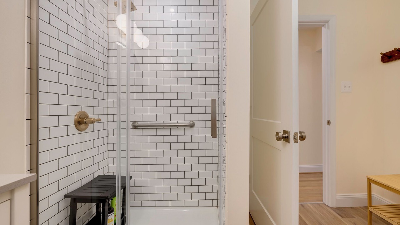 Photo of Bathroom in Luray