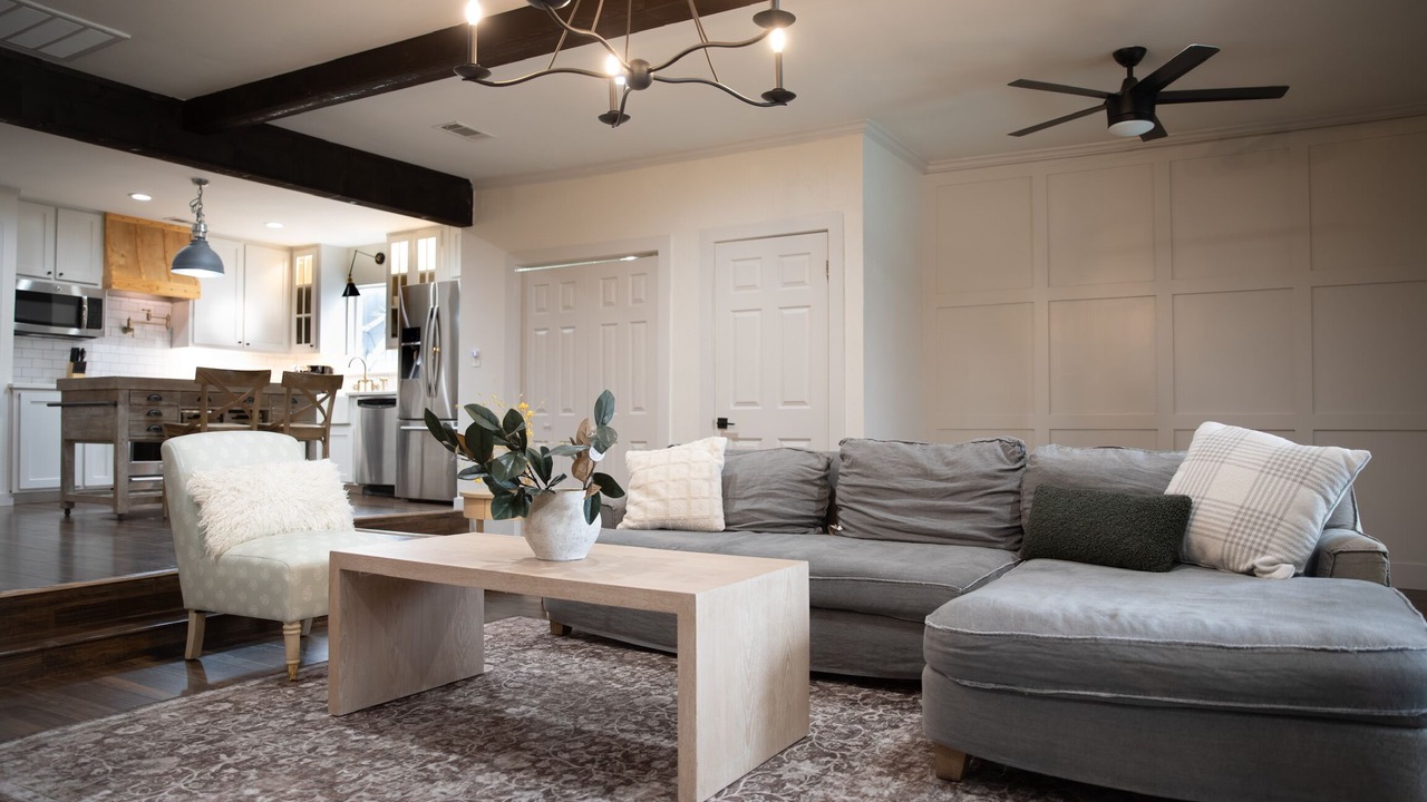 Photo of Livingroom in Little Forest Hills