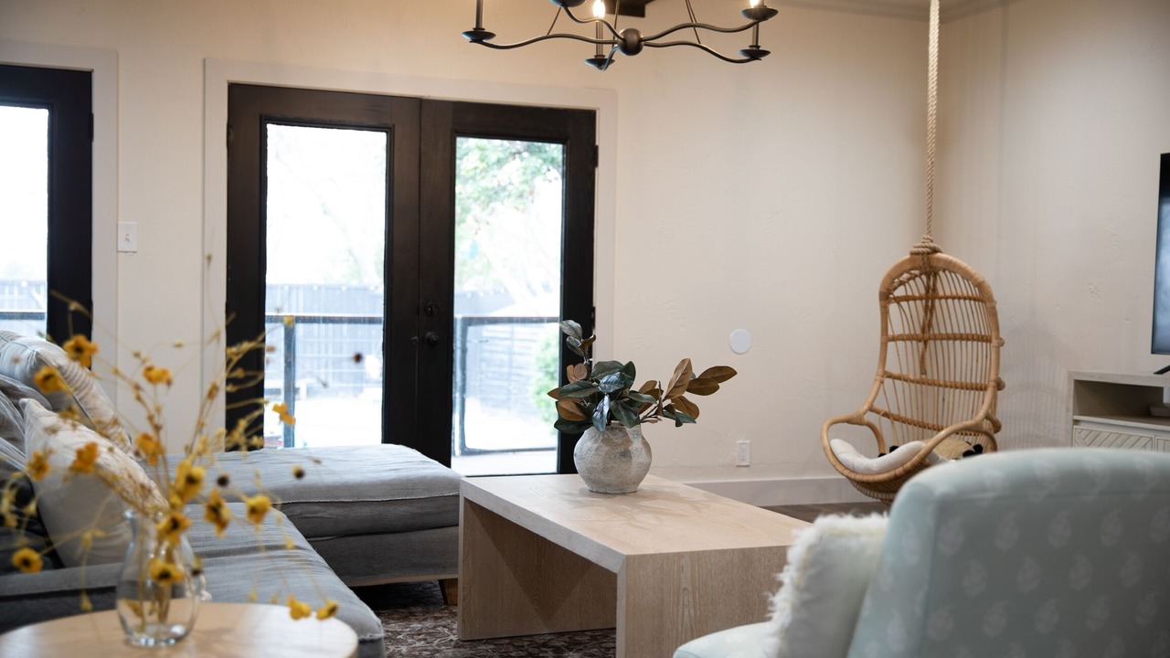 Photo of Livingroom in Little Forest Hills