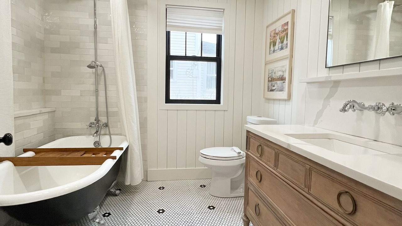 Photo of Bathroom in Little Forest Hills