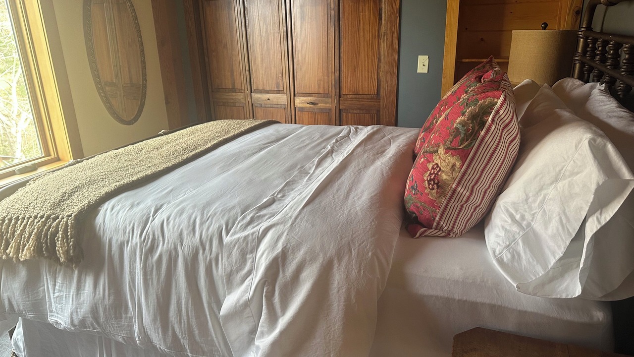 Photo of Bedroom in Marble