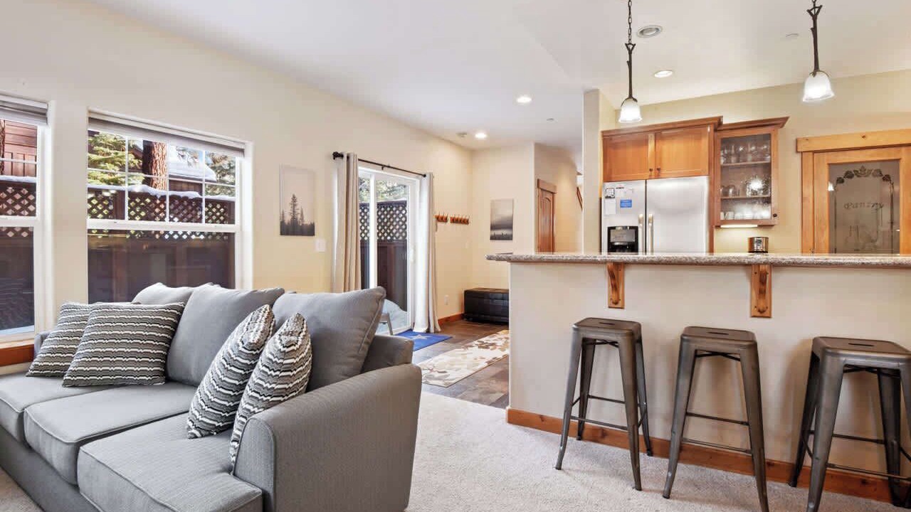 Photo of Livingroom in Tahoe Vista
