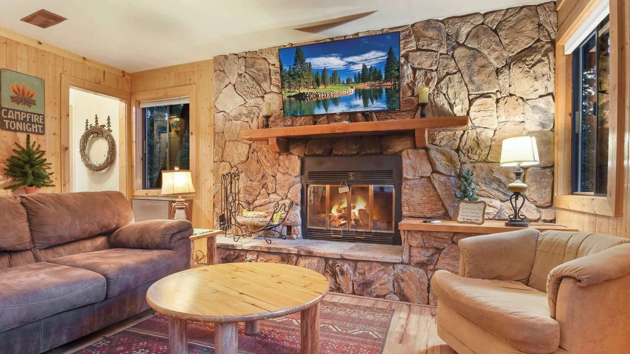 Photo of Livingroom in Tahoe Pines