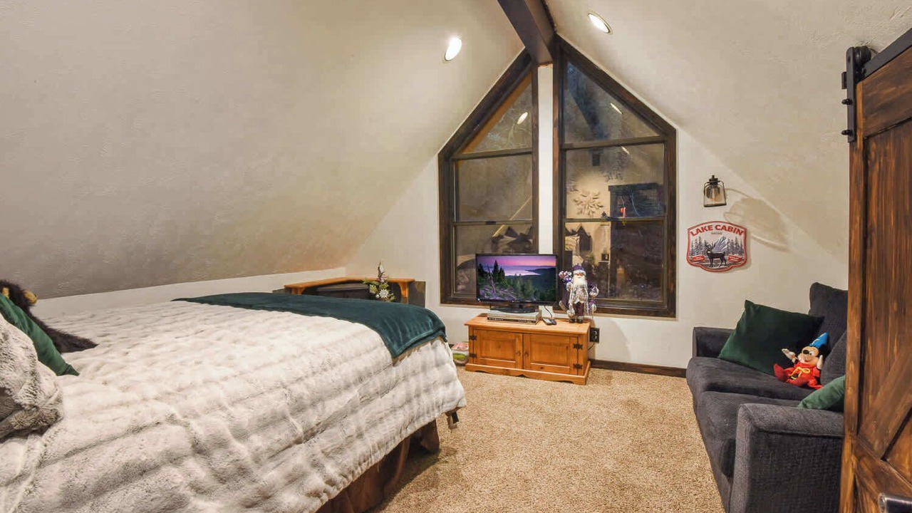 Photo of Livingroom in Tahoe Pines