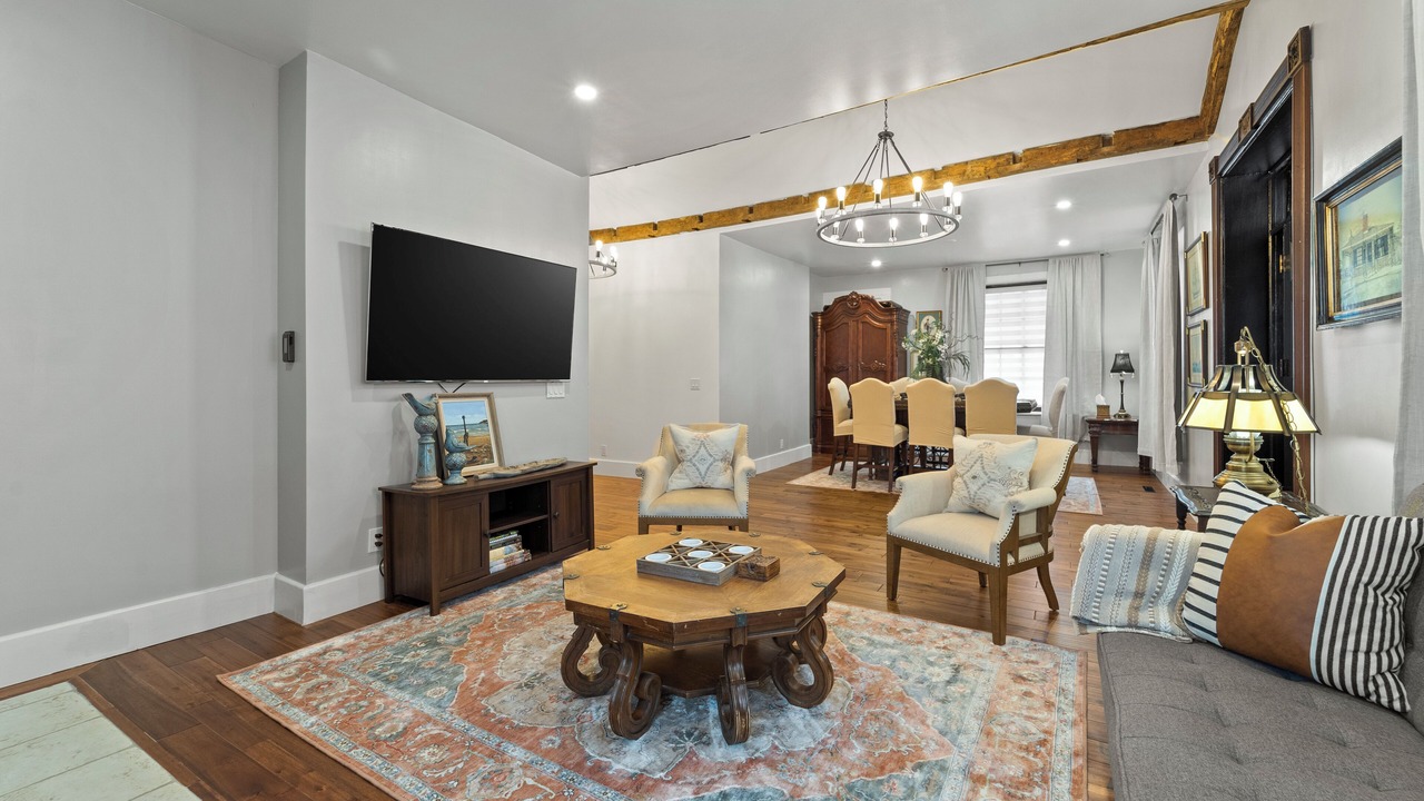 Photo of Livingroom in Boblo Island