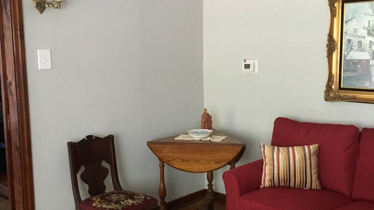 Photo of Livingroom in Forest Hills