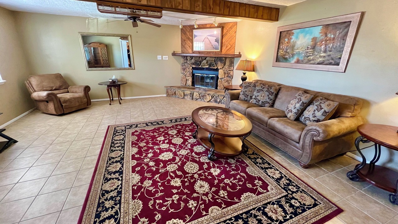 Photo of Livingroom in Roswell