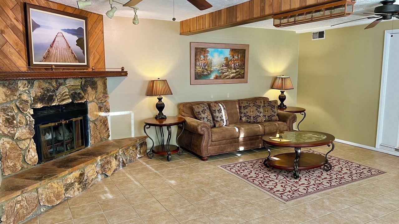 Photo of Livingroom in Roswell
