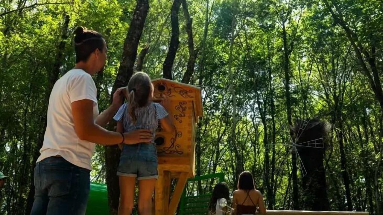 Photo of Others in Dienne