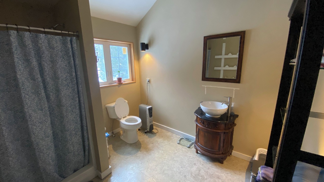Photo of Bathroom in Malletts Bay